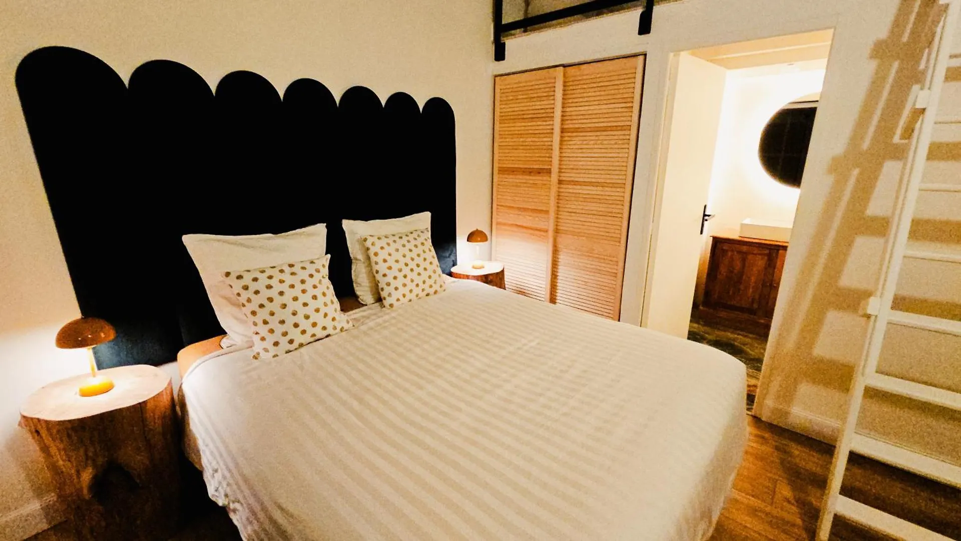 L'Hotel Des Oiseaux Les Baux-de-Provence Guest house