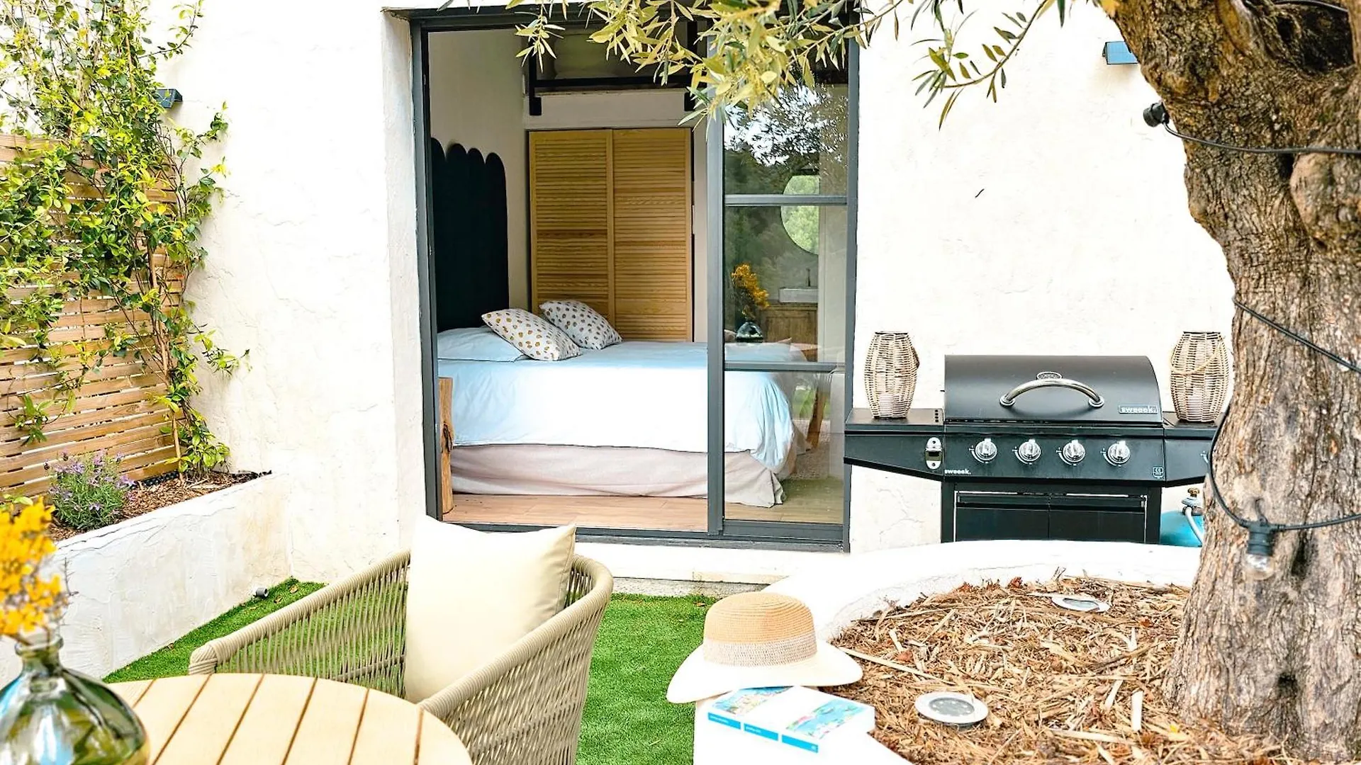L'Hotel Des Oiseaux Les Baux-de-Provence 0*,  France